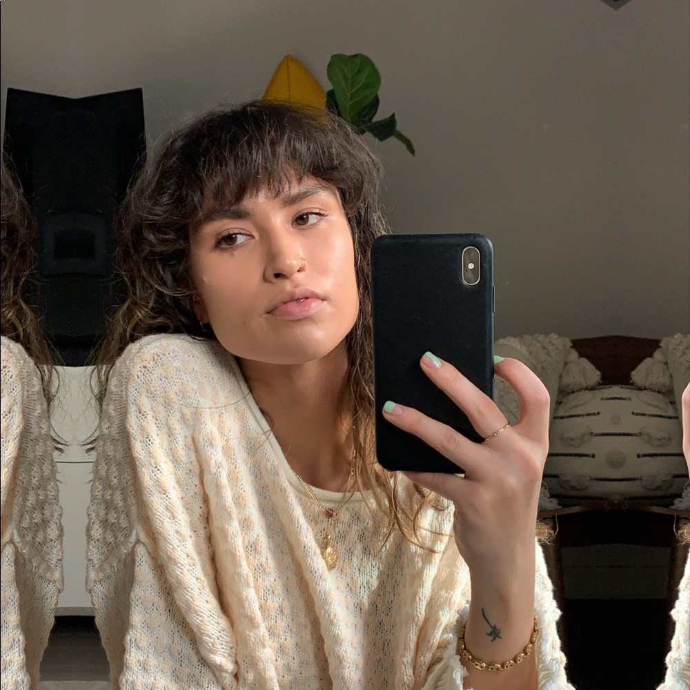 Meet your Posher, Caitlin